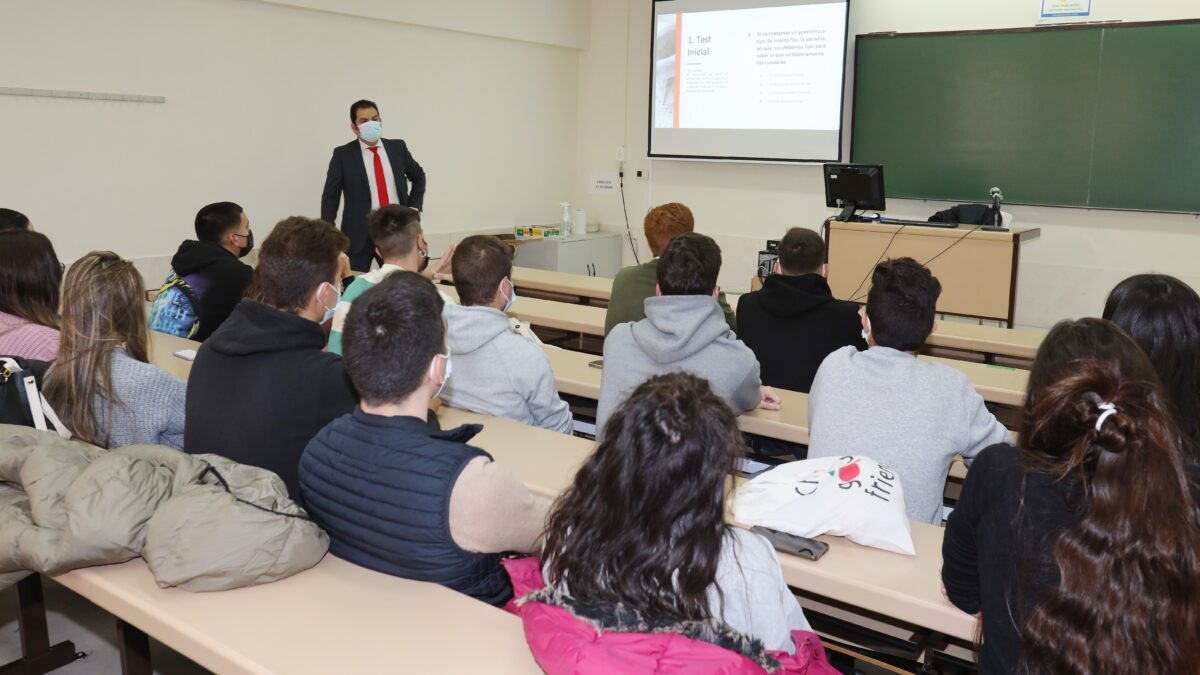 Educación financiera universitarios