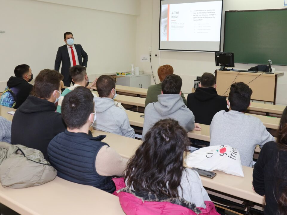 Educación financiera universitarios