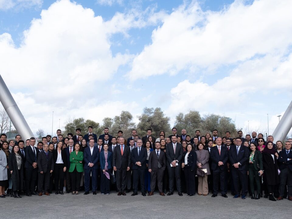 Foto de familia del encuentro internacional del Máster 2023